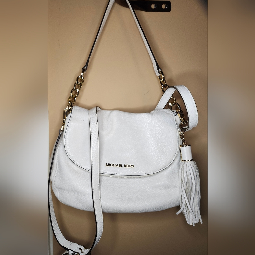 Michael Kors White Shoulder Bag with Gold Accents